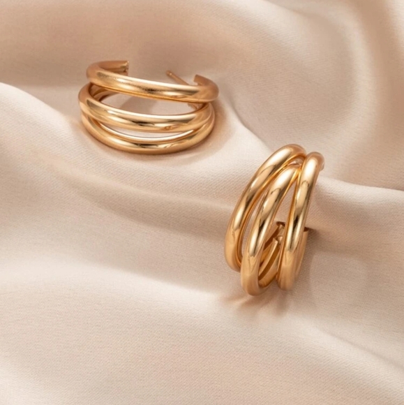 *Carla* Triple Hoop Earrings - Picture 3 of 3